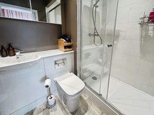En Suite- click for photo gallery